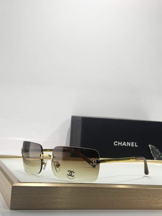 Picture of Chanel Sunglasses _SKUfw76990398fw